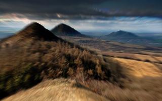 Zoom blur applied.